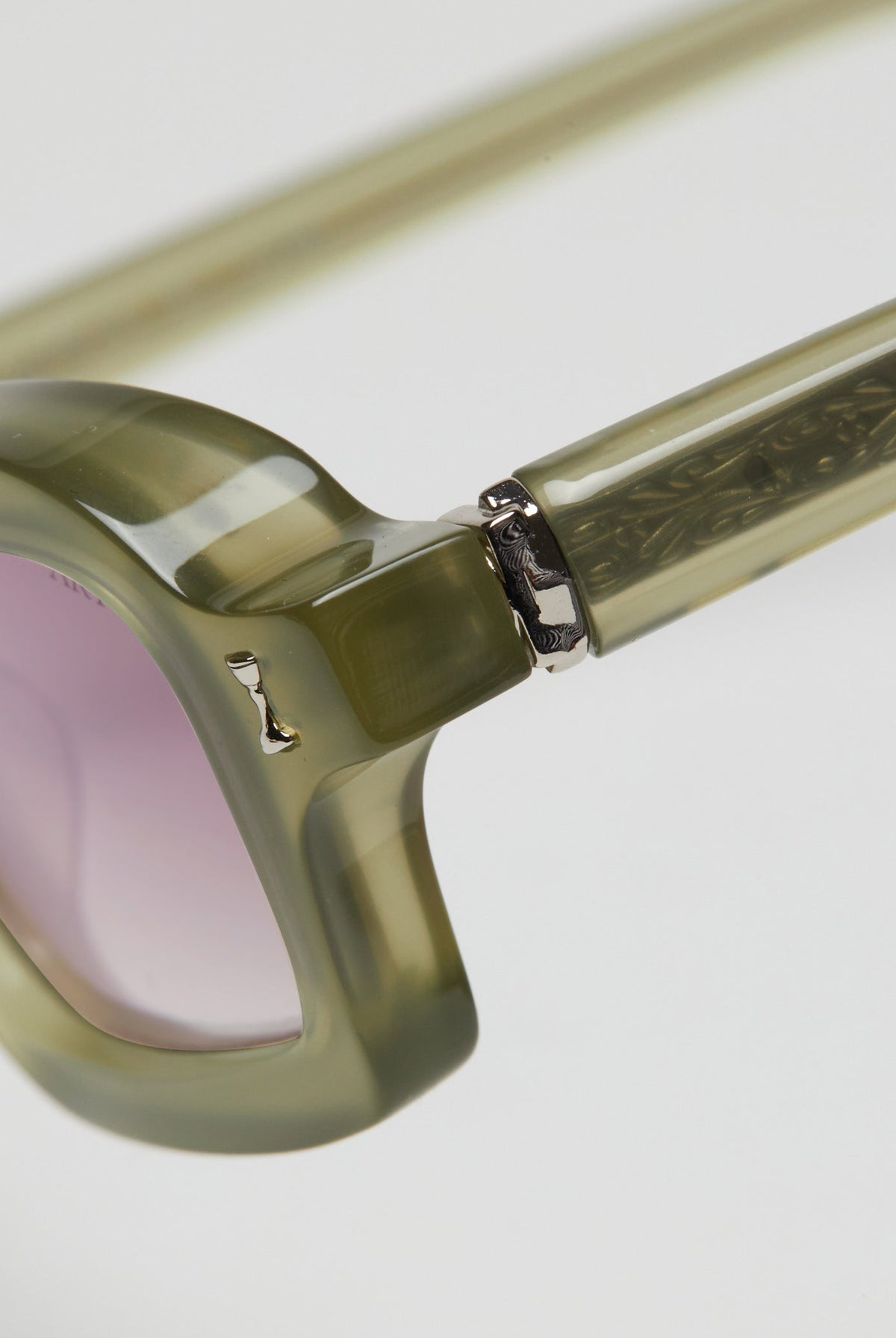 Artus SKYCAPTAIN Emerald acetate sunglasses — Light Purple, temple detail