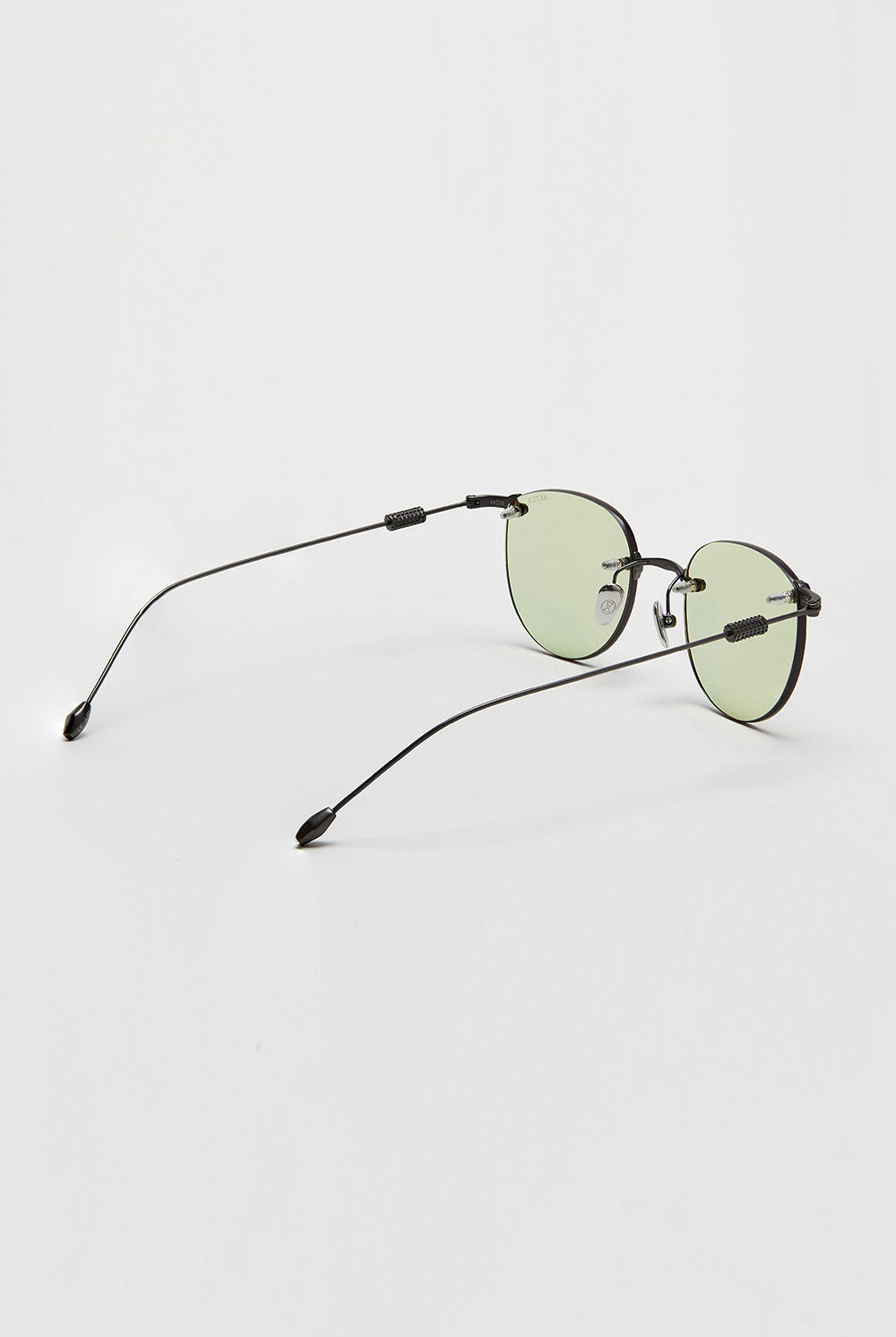 Artus ARI GunMetal titanium sunglasses, size L — three-quarter view
