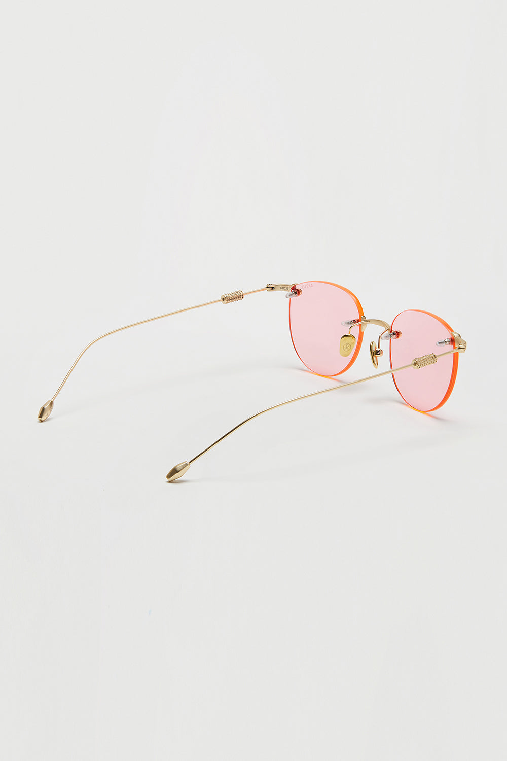 Artus ARI Dune Gold titanium sunglasses, size L — temple detail