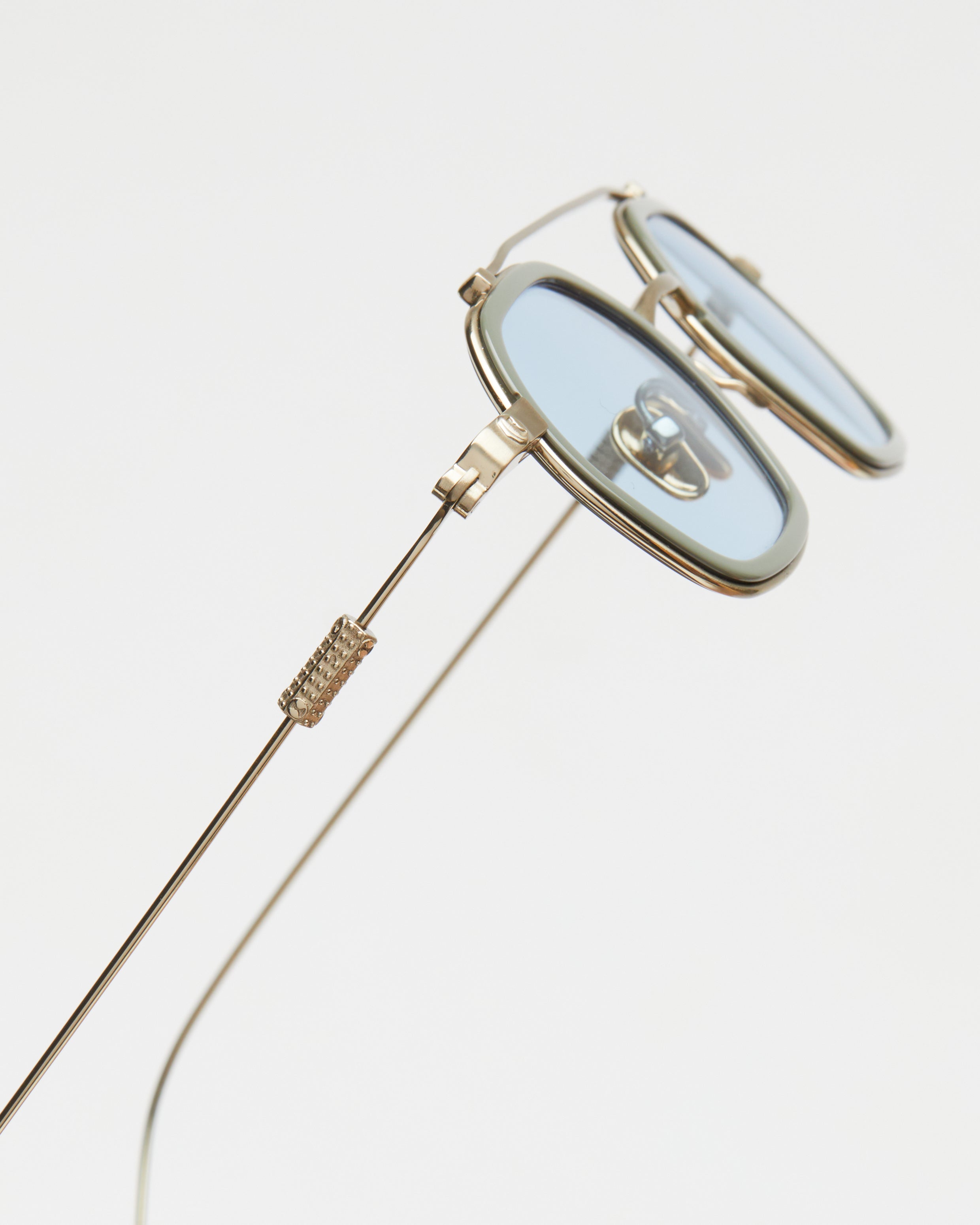 Artus DAN Bronze / Concrete titanium and acetate sunglasses — three-quarter view