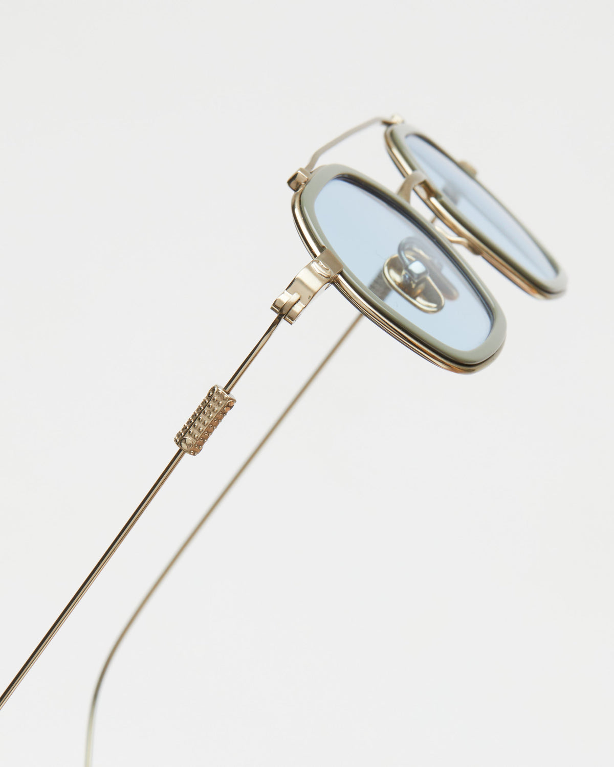 Artus DAN Bronze / Concrete titanium and acetate sunglasses — three-quarter view
